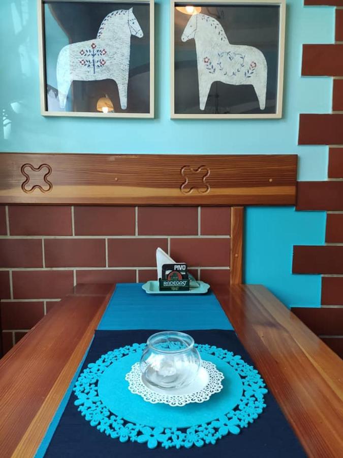 Hotel Saentis Komorní Lhotka Buitenkant foto
